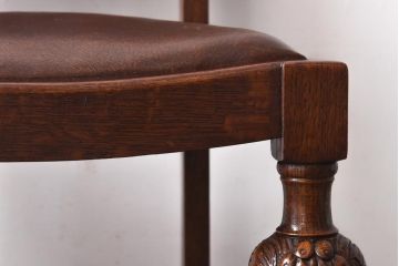 アンティーク家具　イギリスアンティーク　オーク材　本革　彫刻の意匠がおしゃれなチェア(ダイニングチェア、椅子)(1)