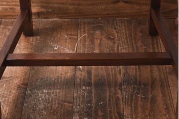 アンティーク家具　イギリスアンティーク　オーク材　本革　彫刻の意匠がおしゃれなチェア(ダイニングチェア、椅子)(1)