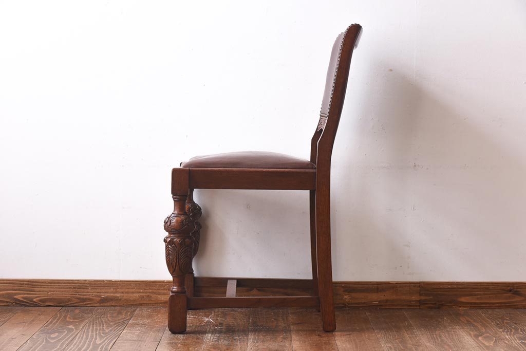 アンティーク家具 イギリスアンティーク オーク材 本革 彫刻の意匠がおしゃれなチェア(ダイニングチェア、椅子)