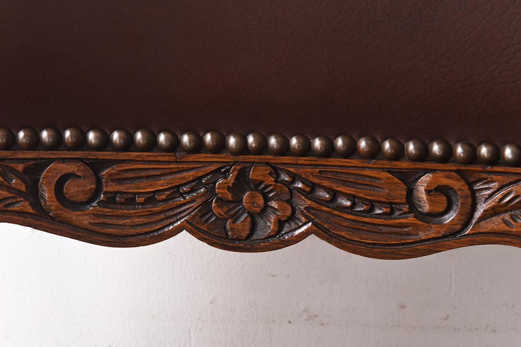 アンティーク家具 イギリスアンティーク オーク材 本革 彫刻の意匠がおしゃれなチェア(ダイニングチェア、椅子)