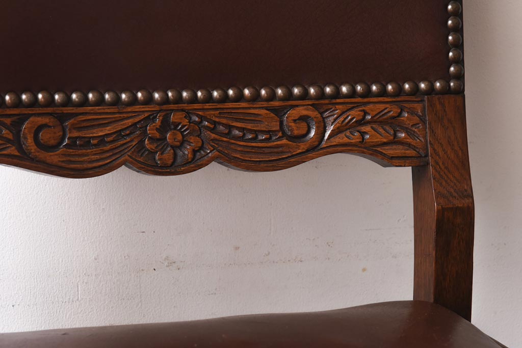 アンティーク家具 イギリスアンティーク オーク材 本革 彫刻の意匠がおしゃれなチェア(ダイニングチェア、椅子)