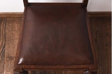アンティーク家具 イギリスアンティーク オーク材 本革 彫刻の意匠がおしゃれなチェア(ダイニングチェア、椅子)