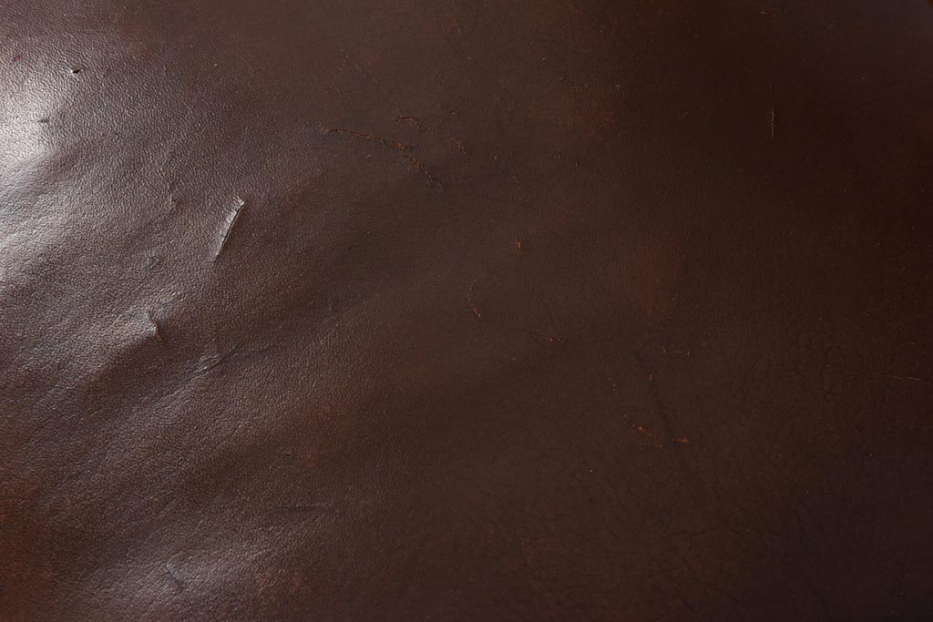 アンティーク家具 イギリスアンティーク オーク材 本革 彫刻の意匠がおしゃれなチェア(ダイニングチェア、椅子)