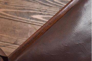 アンティーク家具 イギリスアンティーク オーク材 本革 彫刻の意匠がおしゃれなチェア(ダイニングチェア、椅子)