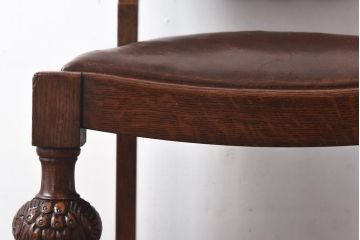 アンティーク家具 イギリスアンティーク オーク材 本革 彫刻の意匠がおしゃれなチェア(ダイニングチェア、椅子)