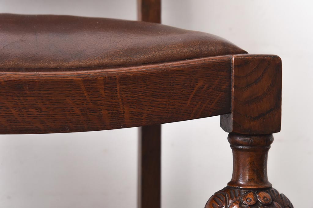 アンティーク家具 イギリスアンティーク オーク材 本革 彫刻の意匠がおしゃれなチェア(ダイニングチェア、椅子)