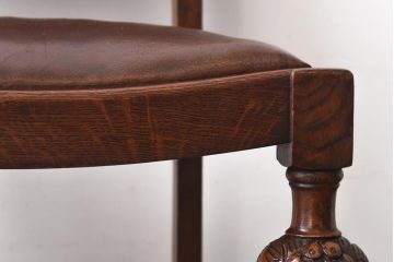アンティーク家具 イギリスアンティーク オーク材 本革 彫刻の意匠がおしゃれなチェア(ダイニングチェア、椅子)