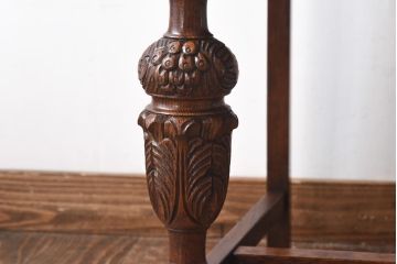 アンティーク家具 イギリスアンティーク オーク材 本革 彫刻の意匠がおしゃれなチェア(ダイニングチェア、椅子)