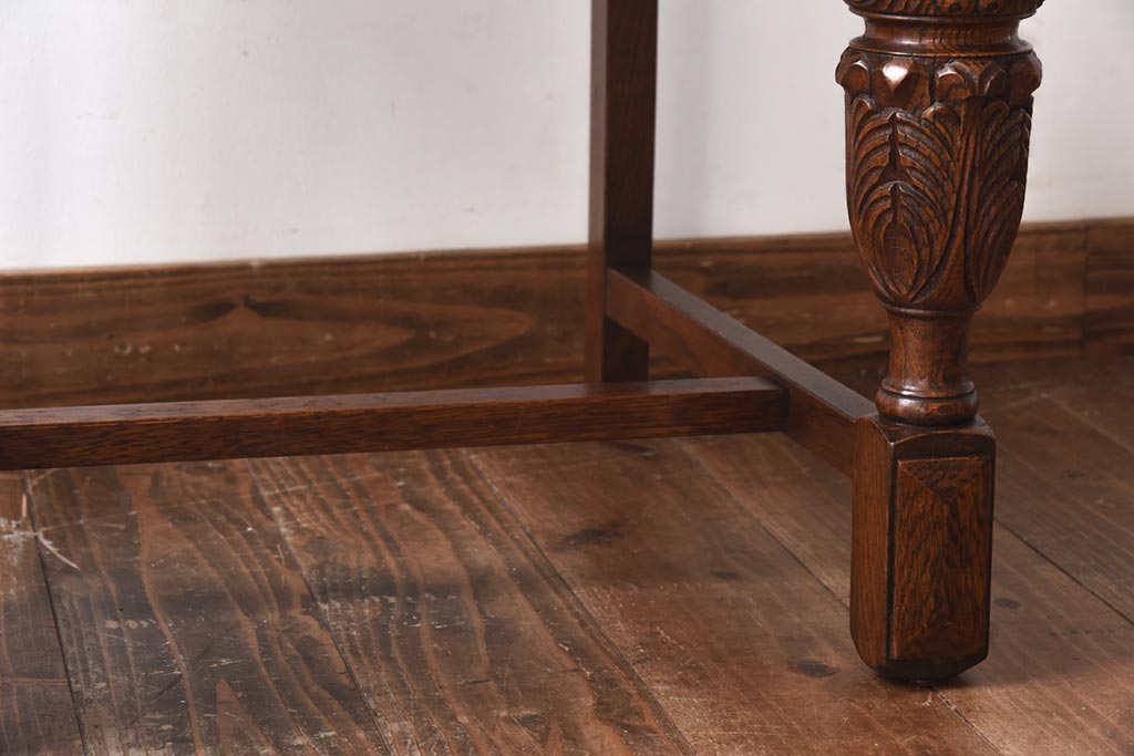 アンティーク家具 イギリスアンティーク オーク材 本革 彫刻の意匠がおしゃれなチェア(ダイニングチェア、椅子)