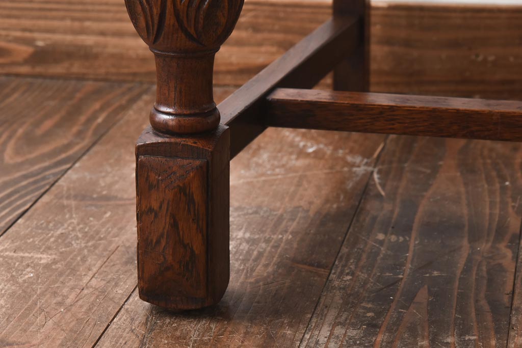 アンティーク家具 イギリスアンティーク オーク材 本革 彫刻の意匠がおしゃれなチェア(ダイニングチェア、椅子)