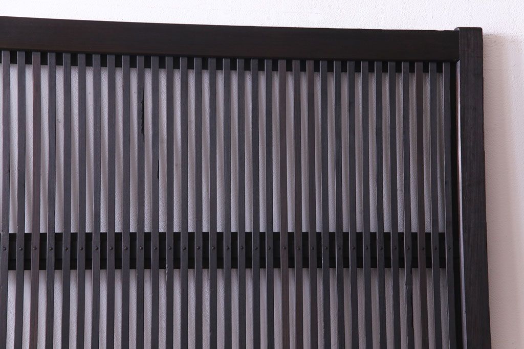 昭和レトロ　倹飩式裏ガラス　万華鏡のような花柄の帯ガラスが愛らしいガラス入り格子戸(ガラス帯戸、引き戸、建具)