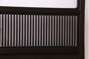 昭和レトロ　倹飩式裏ガラス　万華鏡のような花柄の帯ガラスが愛らしいガラス入り格子戸(ガラス帯戸、引き戸、建具)