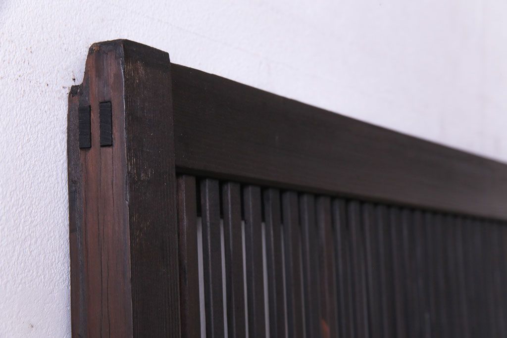 昭和レトロ　倹飩式裏ガラス　万華鏡のような花柄の帯ガラスが愛らしいガラス入り格子戸(ガラス帯戸、引き戸、建具)