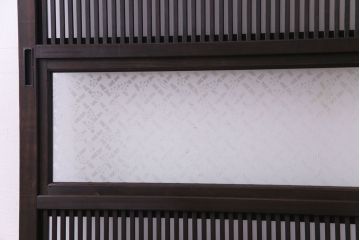 昭和レトロ　倹飩式裏ガラス　腰板ケヤキ材　松竹梅の帯ガラスがユニークな格子戸(ガラス帯戸、引き戸、建具)