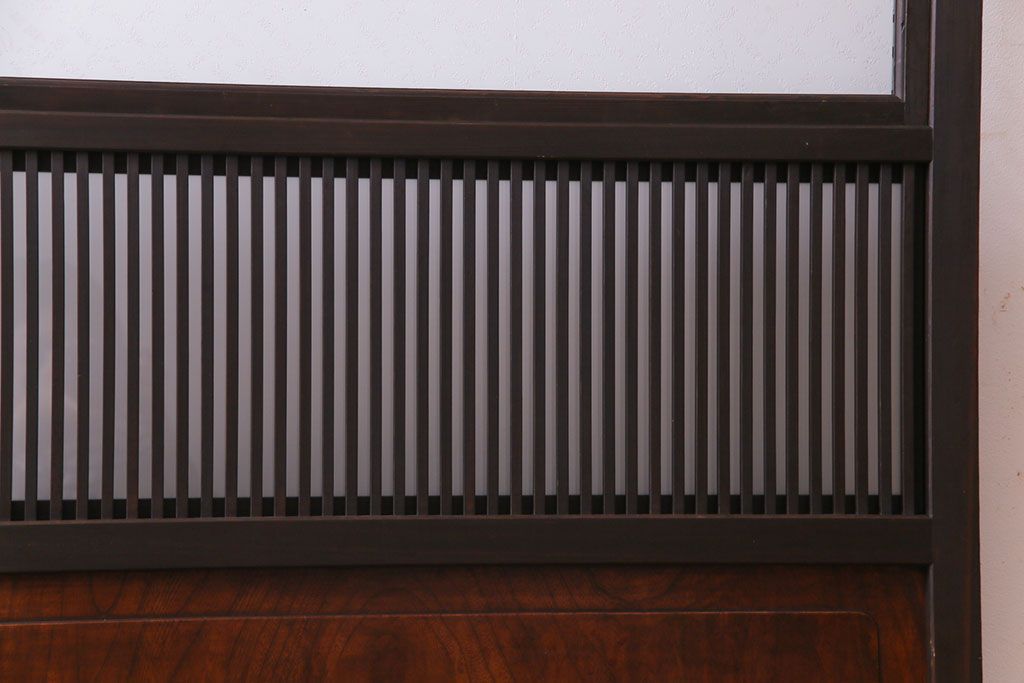 昭和レトロ　倹飩式裏ガラス　腰板ケヤキ材　松竹梅の帯ガラスがユニークな格子戸(ガラス帯戸、引き戸、建具)