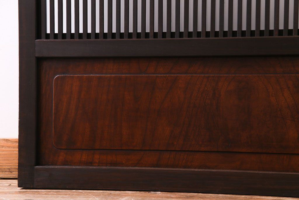 昭和レトロ　倹飩式裏ガラス　腰板ケヤキ材　松竹梅の帯ガラスがユニークな格子戸(ガラス帯戸、引き戸、建具)