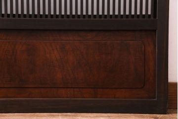 昭和レトロ　倹飩式裏ガラス　腰板ケヤキ材　松竹梅の帯ガラスがユニークな格子戸(ガラス帯戸、引き戸、建具)