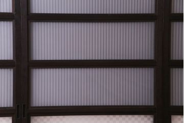 和製アンティーク　倹飩式裏ガラス　市松模様のガラスが目を引くモダンな格子戸(ガラス帯戸、引き戸、ガラス戸)4枚セット