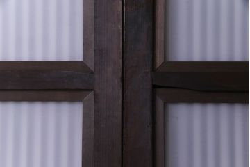 和製アンティーク　倹飩式裏ガラス　市松模様のガラスが目を引くモダンな格子戸(ガラス帯戸、引き戸、ガラス戸)4枚セット