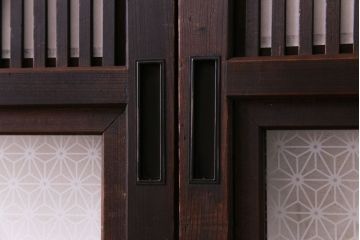 昭和初期　麻の葉ガラス　裏障子付き　和の雰囲気を引き立てる格子戸(ガラス帯戸、引き戸、建具)2枚セット