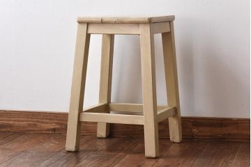 ペイント家具　ビンテージ　やわらかなペイントカラーの角スツール(椅子、チェア、イス)(R-031185)