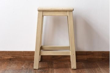 ペイント家具　ビンテージ　やわらかなペイントカラーの角スツール(椅子、チェア、イス)(R-031185)