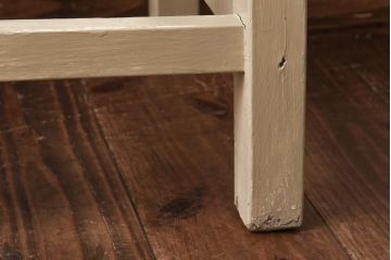 ペイント家具　ビンテージ　やわらかなペイントカラーの角スツール(椅子、チェア、イス)(R-031185)