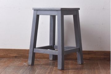 レトロ　ペイント家具　シャビーな雰囲気がお洒落な角スツール(椅子、チェア)
