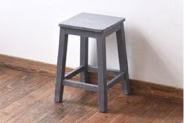 レトロ　ペイント家具　シャビーな雰囲気がお洒落な角スツール(椅子、チェア)