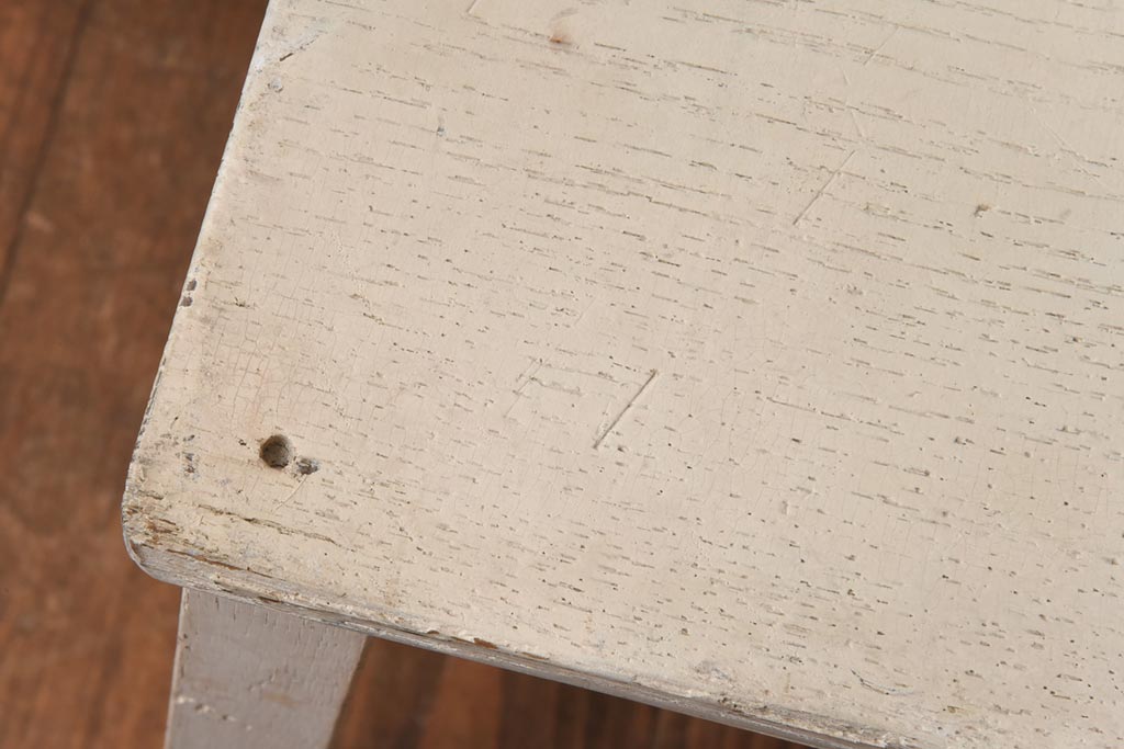 ヴィンテージ家具　ビンテージ　レトロ　シャビーな雰囲気がお洒落な角スツール(椅子、チェア)