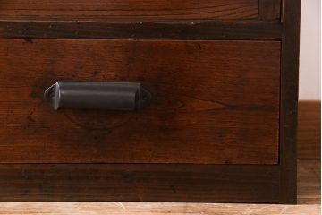 レトロ家具　昭和レトロ　モールガラス入り　味わいのある趣が魅力の戸棚(収納棚、本箱)