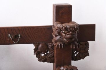 アンティーク雑貨　和製アンティーク　総ケヤキ材　五月節句飾り　彫刻が迫力を放つ幟立て(旗立て、置物)
