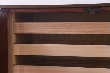 中古　岩谷堂箪笥　開き牡丹　リメイク　伝統美あふれる荘厳な佇まいの箪笥ローボード(和タンス、チェスト、整理箪笥)