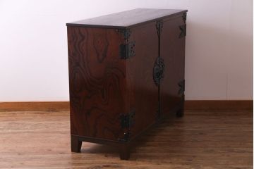 中古　岩谷堂箪笥　開き牡丹　リメイク　伝統美あふれる荘厳な佇まいの箪笥ローボード(和タンス、チェスト、整理箪笥)