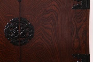中古　岩谷堂箪笥　開き牡丹　リメイク　伝統美あふれる荘厳な佇まいの箪笥ローボード(和タンス、チェスト、整理箪笥)