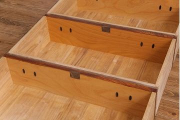 ビンテージ家具　ビンテージ　岩谷堂箪笥　小振りながらも存在感を放つ衣装箪笥(チェスト、整理ダンス)
