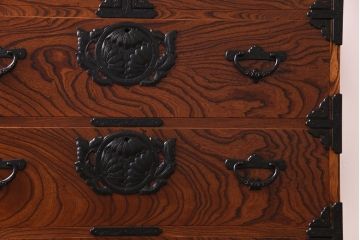 ビンテージ家具　ビンテージ　岩谷堂箪笥　小振りながらも存在感を放つ衣装箪笥(チェスト、整理ダンス)