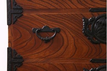 ビンテージ家具　ビンテージ　岩谷堂箪笥　小振りながらも存在感を放つ衣装箪笥(チェスト、整理ダンス)