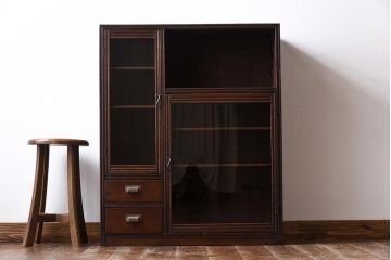 レトロ家具　昭和期　ラワン材　柔らかく素朴な風合いが魅力のレトロモダンな収納棚(飾り棚、戸棚、キャビネット)