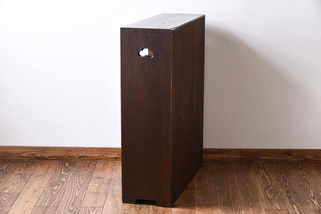 レトロ家具　昭和期　ラワン材　柔らかく素朴な風合いが魅力のレトロモダンな収納棚(飾り棚、戸棚、キャビネット)