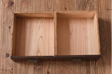 レトロ家具　昭和期　ラワン材　柔らかく素朴な風合いが魅力のレトロモダンな収納棚(飾り棚、戸棚、キャビネット)