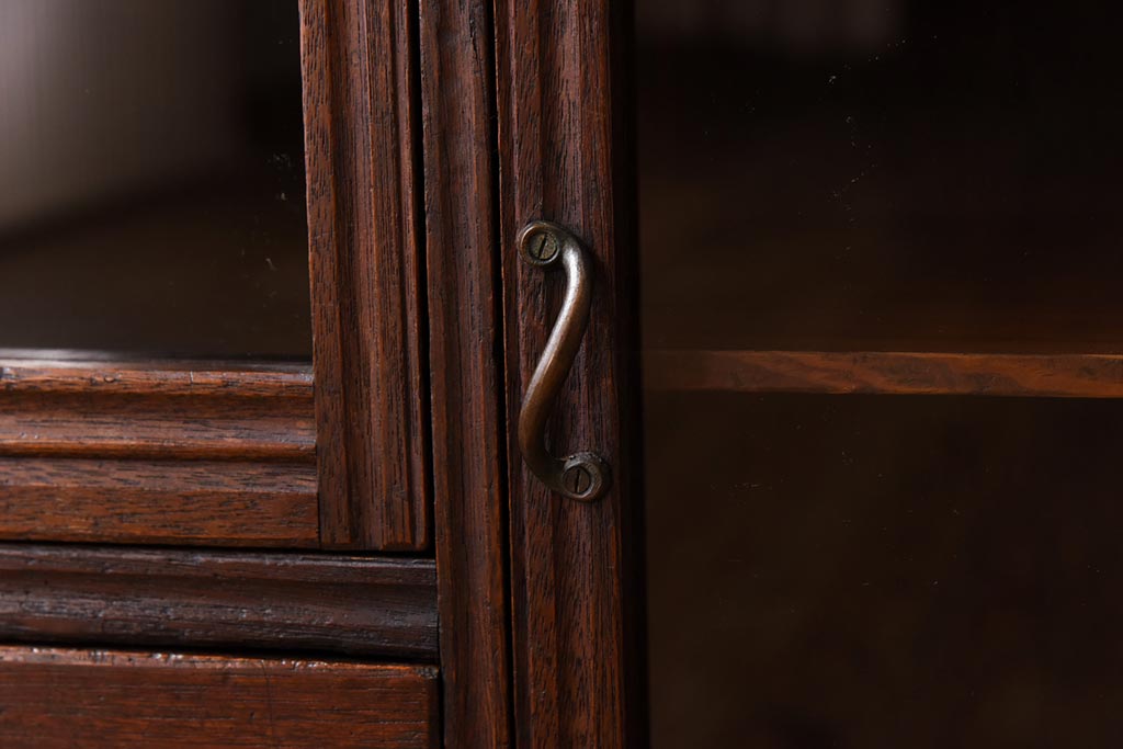 レトロ家具　昭和期　ラワン材　柔らかく素朴な風合いが魅力のレトロモダンな収納棚(飾り棚、戸棚、キャビネット)