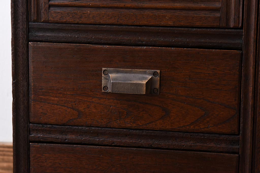 レトロ家具　昭和期　ラワン材　柔らかく素朴な風合いが魅力のレトロモダンな収納棚(飾り棚、戸棚、キャビネット)