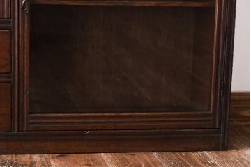 レトロ家具　昭和期　ラワン材　柔らかく素朴な風合いが魅力のレトロモダンな収納棚(飾り棚、戸棚、キャビネット)