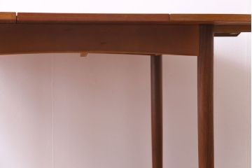 ビンテージ　北欧家具　G-PLAN(ジープラン)　柔らかな雰囲気が素敵なエクステンションテーブル(ダイニングテーブル、ラウンドテーブル)
