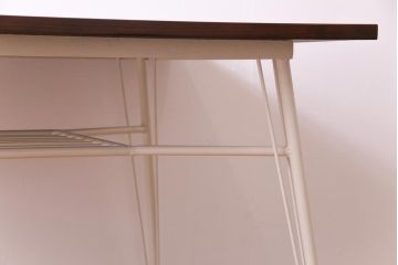 ラフジュ工房オリジナル　ヒノキ材　棚付きで使いやすい淡いペイントカラーの鉄脚テーブル(カフェテーブル、ダイニングテーブル、作業台)