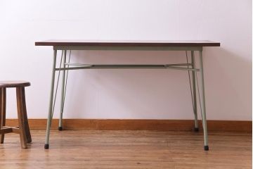 ラフジュ工房オリジナル　ヒノキ材　棚付きで使いやすいペイントの鉄脚テーブル(カフェテーブル、ダイニングテーブル、作業台)