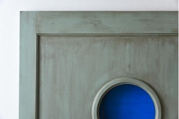 ペイント建具　色ガラス入り　丸窓がアクセントになったお洒落な木製ドア(扉、建具)(1)