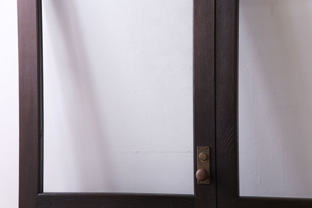 和製アンティーク　両開き　特大!　大正ロマンの雰囲気漂う総ケヤキ材のドア(木製扉、建具)2枚1対