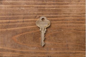 和製アンティーク　両開き　特大!　大正ロマンの雰囲気漂う総ケヤキ材のドア(木製扉、建具)2枚1対